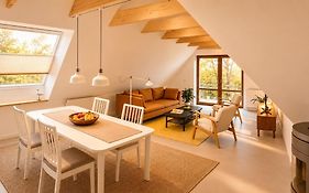 Moorblick! Große Dachwohnung mit Kamin und Sauna